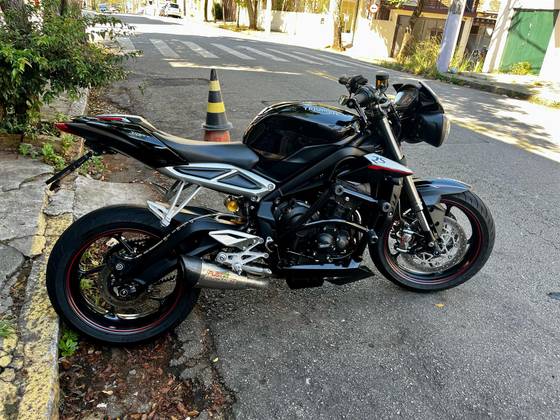 TRIUMPH STREET TRIPLE 765 RS 